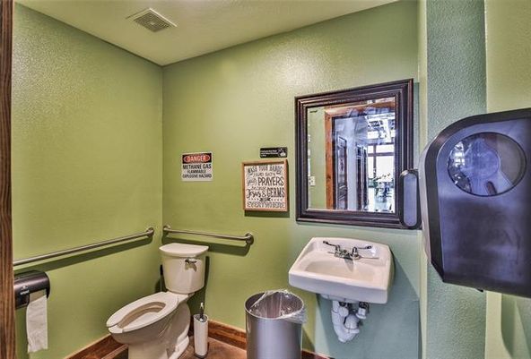 105 W Pearl St, Granbury, TX 76048